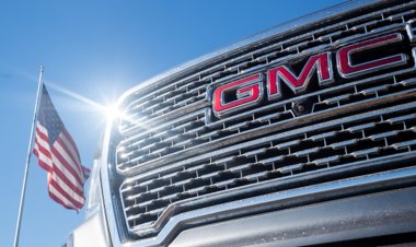 GM says 5,000 salaried workers will take buyouts, expects $1 billion charge in first quarter