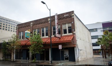 Empty downtown retail building next to San Pedro Creek goes up for sale