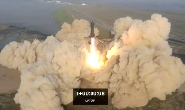 SpaceX launches towering Starship rocket but suffers mid-flight failure