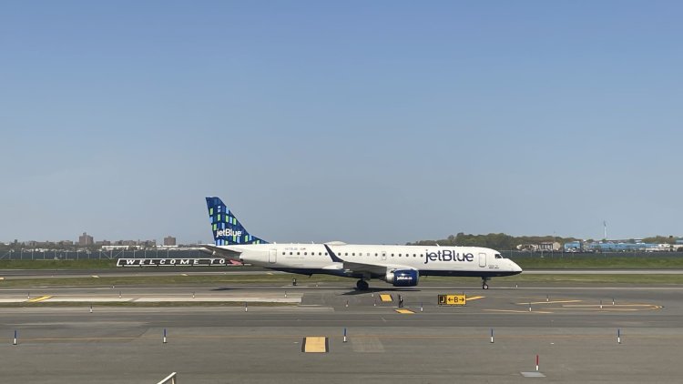 JetBlue posts quarterly loss but forecasts profit thanks to strong travel demand